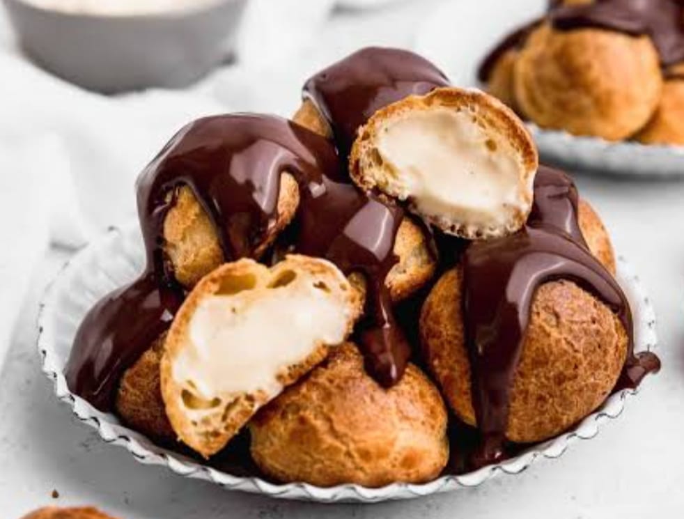 France pastry Profiteroles